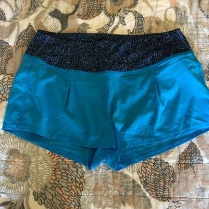 Lululemon Free Flow short, NWOT